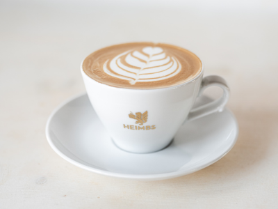 Heimbs Kaffeetasse. Herz Crema Heimbs Kaffeetasse mit Herz Crema von Vorne